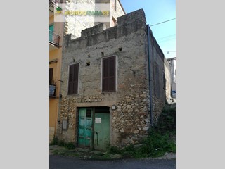 Bilocale in Vendita a Moricone, 39'000&euro;, 64 m²