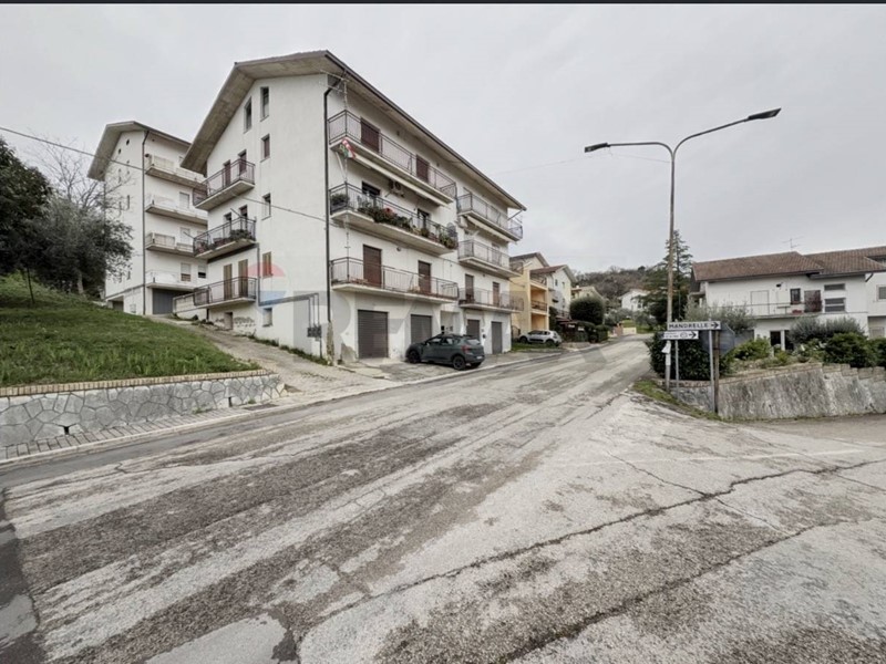 Quadrilocale in Vendita a Altino, 88'000&euro;, 90 m²