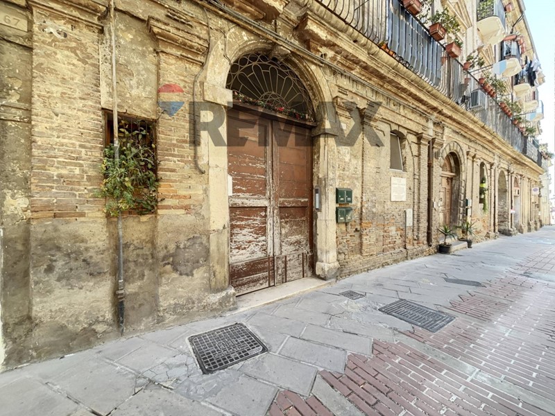 Appartamento in Vendita a Lanciano, 135'000&euro;, 256 m²