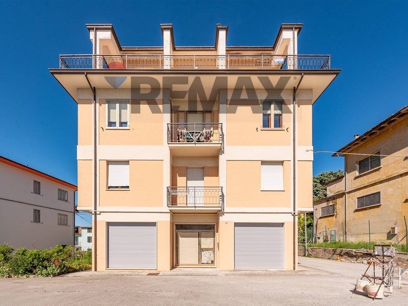Appartamento in Vendita a Cupramontana, 55'000&euro;, 105 m²