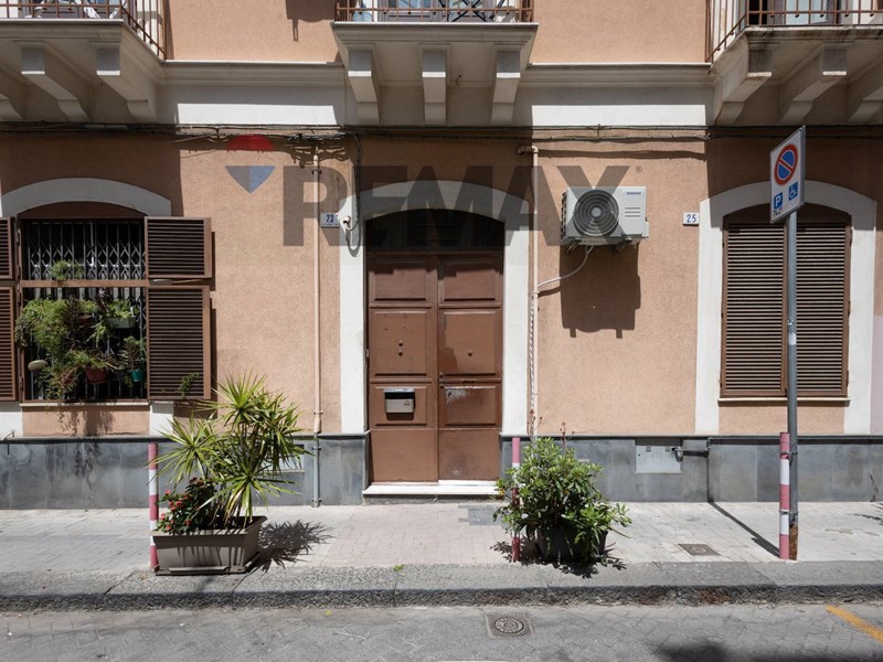 Quadrilocale in Vendita a Catania, 80'000&euro;, 112 m²
