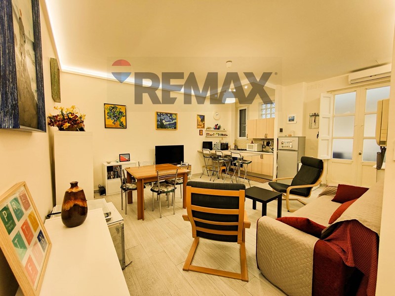 Bilocale in Vendita a Catania, 128'000&euro;, 82 m²