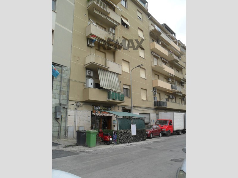 Quadrilocale in Vendita a Caltanissetta, 28'000&euro;, 130 m²