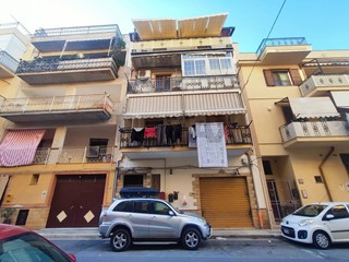 Quadrilocale in Vendita a Bagheria, 65'000&euro;, 83 m²