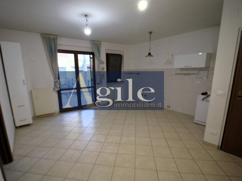 Quadrilocale in Vendita a Castel di Lama, 145'000&euro;, 119 m²