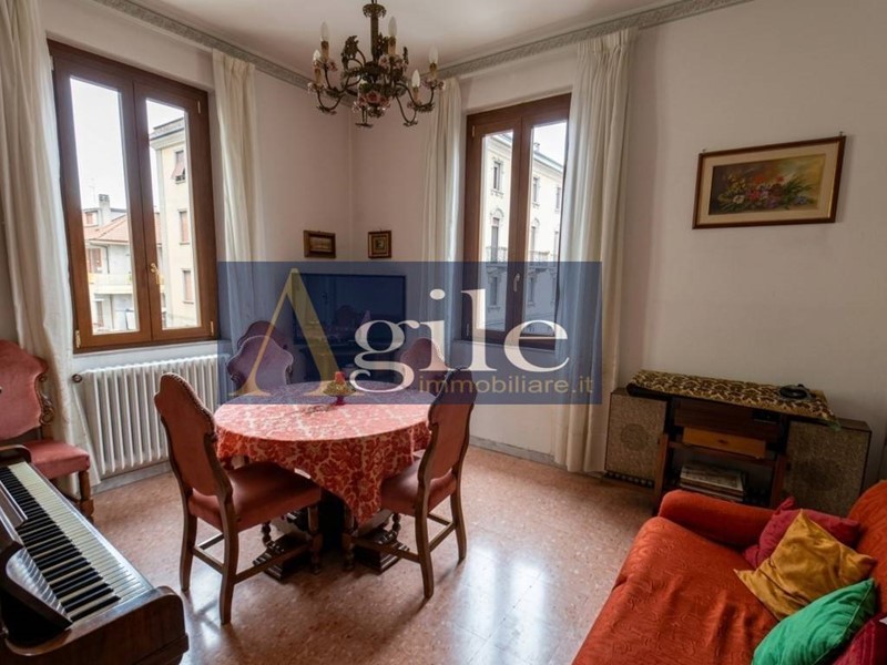 Quadrilocale in Vendita a Ascoli Piceno, 130'000&euro;, 100 m²