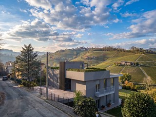 Trilocale in Vendita a Alba, 260'000&euro;, 85 m²