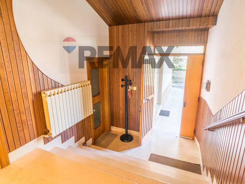 Appartamento in Vendita a Carunchio, 120'000&euro;, 200 m²