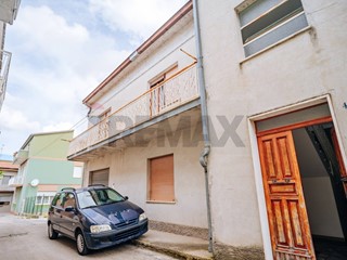 Appartamento in Vendita a Cupello, 95'000&euro;, 163 m²