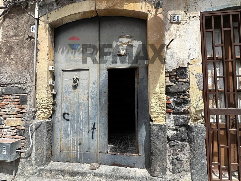 Bilocale in Vendita a Catania, 20'000&euro;, 50 m²