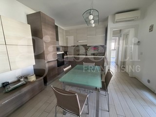 Trilocale in Vendita a Riccione, 360'000&euro;, 68 m², arredato, con Box