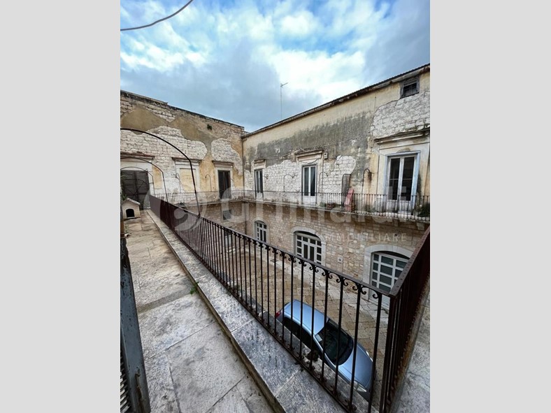 Appartamento in Vendita a Trani, 550'000&euro;, 272 m²