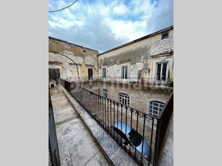 Appartamento in Vendita a Trani, 550'000&euro;, 272 m²