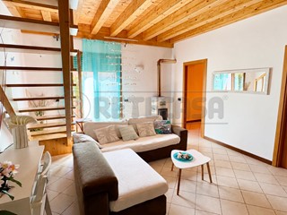 Appartamento in Vendita a Bolzano Vicentino, zona Bolzano Vicentino, 180'000&euro;, 121 m², con Box