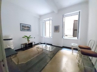 Trilocale in Vendita a Genova, zona Castelletto, 188'000&euro;, 107 m²