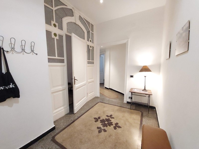 Trilocale in Vendita a Genova, zona Castelletto, 188'000&euro;, 107 m²