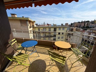 Bilocale in Vendita a Sanremo, zona San Martino, 129'000&euro;, 35 m², arredato