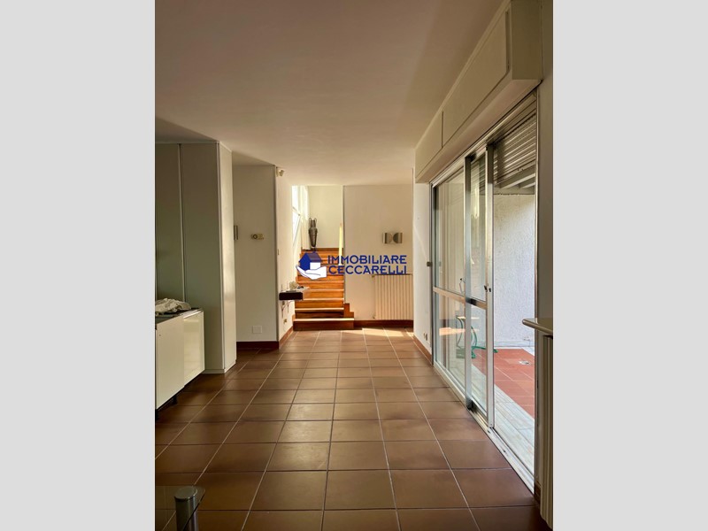Attico in Vendita a Massa, zona Ronchi, 850'000&euro;, 250 m²