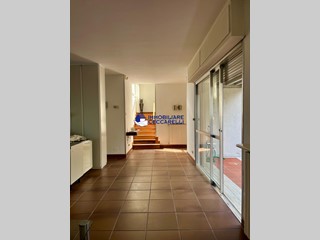 Attico in Vendita a Massa, zona Ronchi, 850'000&euro;, 250 m²