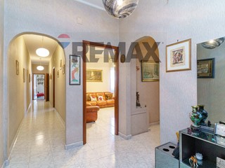 Appartamento in Vendita a Catania, 158'000&euro;, 144 m²