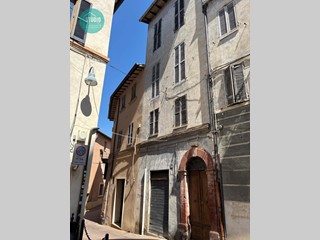 Trilocale in Vendita a Marsciano, 39'000&euro;, 100 m²