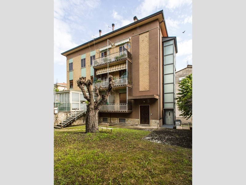 Appartamento in Vendita a Marsciano, 99'000&euro;, 170 m²
