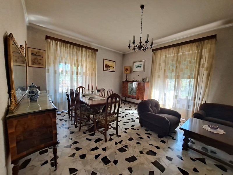 Appartamento in Vendita a Marsciano, 109'000&euro;, 160 m²