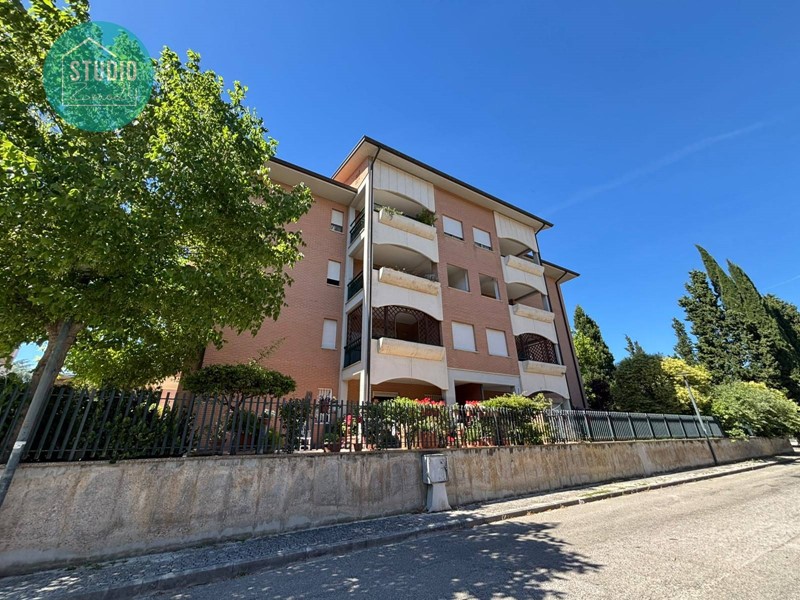 Appartamento in Vendita a Marsciano, 199'000&euro;, 175 m²