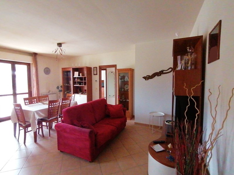 Trilocale in Vendita a Collazzone, 109'000&euro;, 90 m²