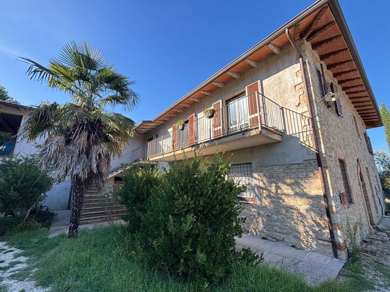 Quadrilocale in Vendita a Fratta Todina, 175'000&euro;, 150 m²