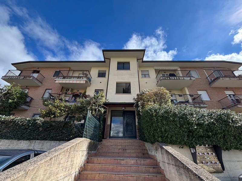 Trilocale in Vendita a Collazzone, 88'000&euro;, 70 m²