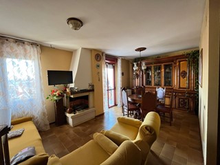 Quadrilocale in Vendita a Marsciano, 98'000&euro;, 105 m²