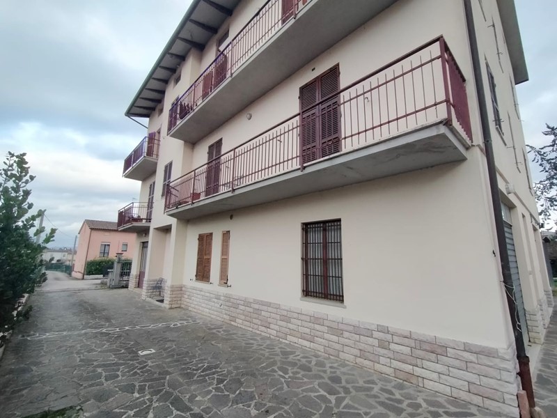 Appartamento in Vendita a Marsciano, 135'000&euro;, 140 m²
