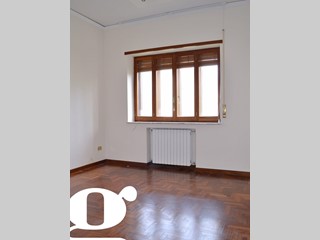 Appartamento in Affitto a Napoli, 1'700&euro;, 174 m²