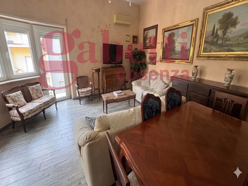 Quadrilocale in Vendita a Cosenza, 260'000&euro;, 175 m²