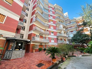 Quadrilocale in Affitto a Napoli, 1'050&euro;, 110 m²