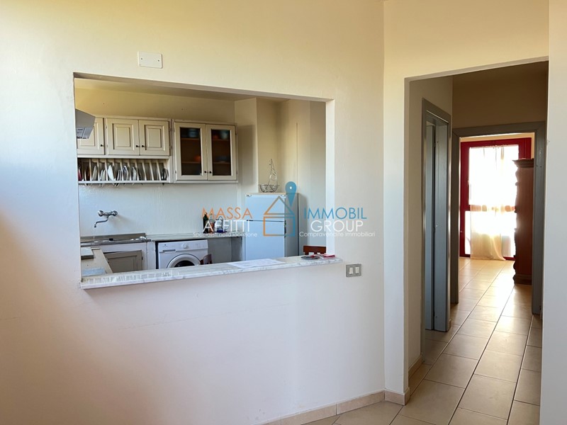 Trilocale in Vendita a Massa, zona Marina Di Massa, 100'000&euro;, 70 m², arredato