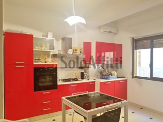 Trilocale in Affitto a Catanzaro, zona Lido Lungomare, 2'000&euro;, 80 m², arredato