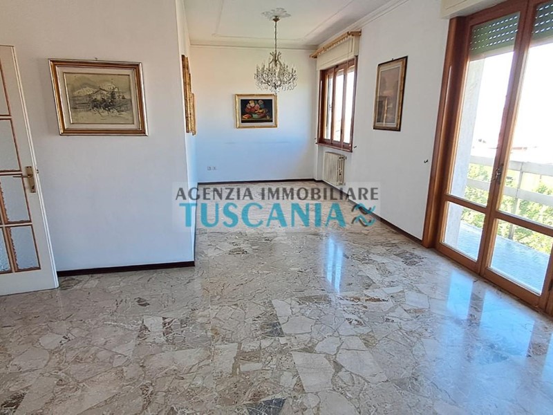 Appartamento in Vendita a Cecina, 230'000&euro;, 143 m², con Box