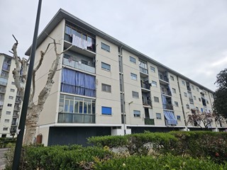 Appartamento in Vendita a Torino, 78'000&euro;, 128 m²