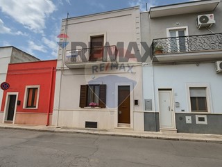 Appartamento in Vendita a Oria, 30'000&euro;, 120 m²