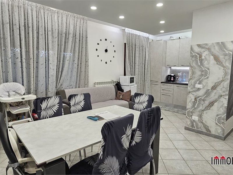 Trilocale in Vendita a Colle di Val D'Elsa, 195'000&euro;, 75 m²