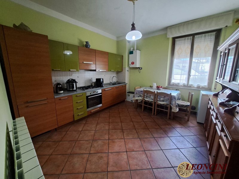 Quadrilocale in Vendita a Villafranca in Lunigiana, 60'000&euro;, 95 m²
