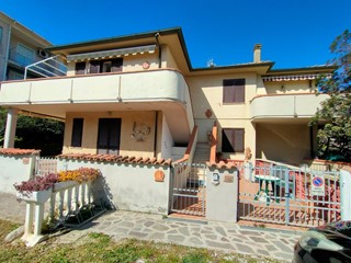Quadrilocale in Affitto a Cecina, zona Cecina Marina, 1'100&euro;, 65 m², arredato