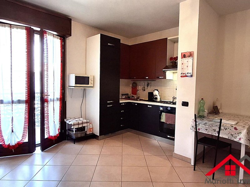 Trilocale in Vendita a Cascina, 185'000&euro;, 70 m², con Box