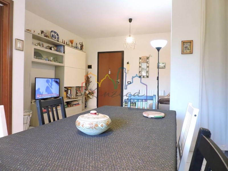 Quadrilocale in Vendita a Cascina, zona Casciavola, 210'000&euro;, 74 m², con Box