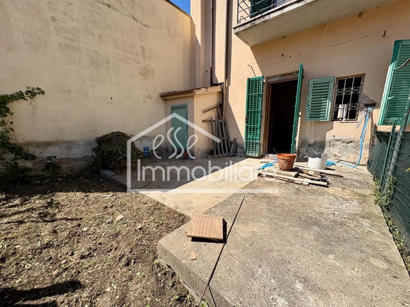 Trilocale in Vendita a Empoli, zona Santa Maria a Ripa, 135'000&euro;, 60 m², con Box