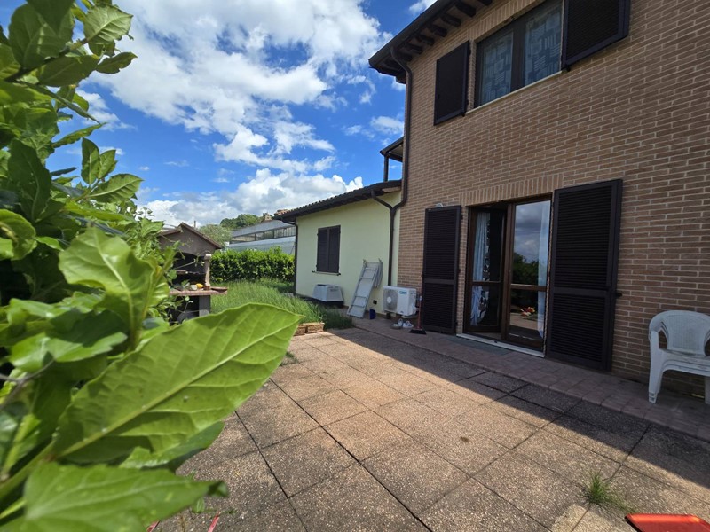 Quadrilocale in Vendita a Deruta, 169'000&euro;, 115 m²