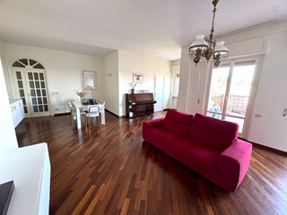 Appartamento in Vendita a Sant'Elpidio a Mare, 150'000&euro;, 145 m²