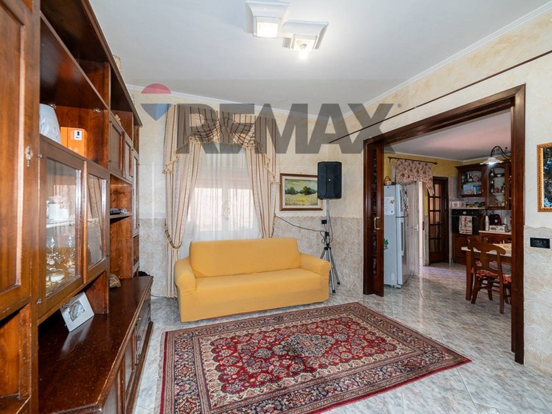 Appartamento in Vendita a Catania, 157'000&euro;, 136 m²
